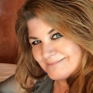 Meet your Posher, Dana